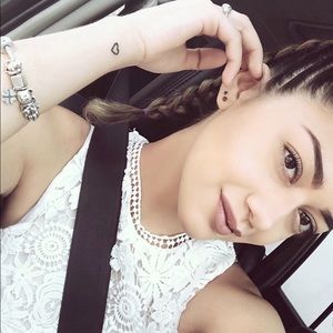 Meet your Posher, Gillian andrea